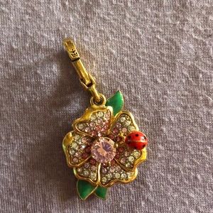 Bracelet charm flower